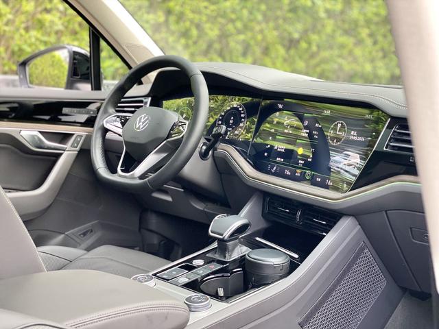 Volkswagen Touareg id 4392280 из Китая 12