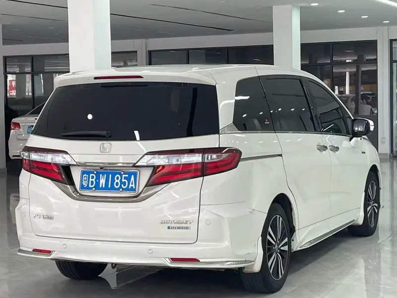 Honda Odyssey 2.0 L ·Premium Plus — фото 6