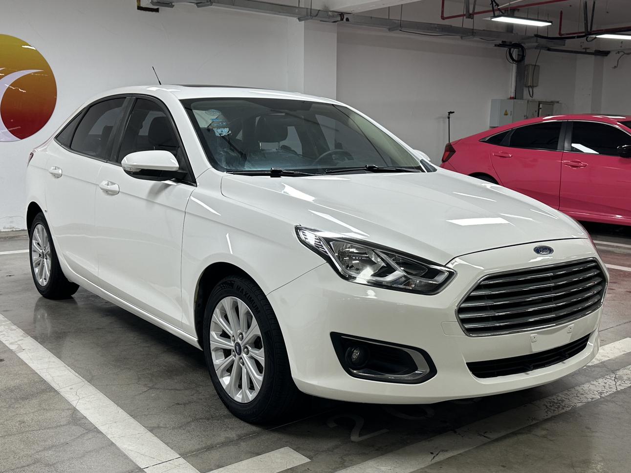 Ford Escort 2015 1.5L AT Fashion