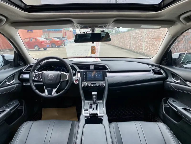 Honda Civic — фото 10