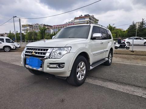 Mitsubishi Pajero (Import)