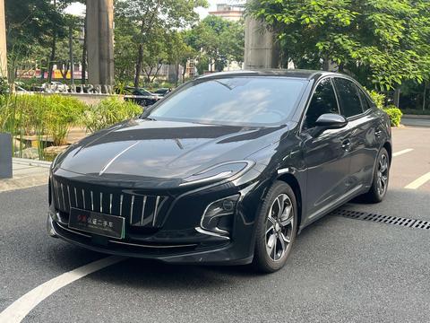 Hongqi E-QM5