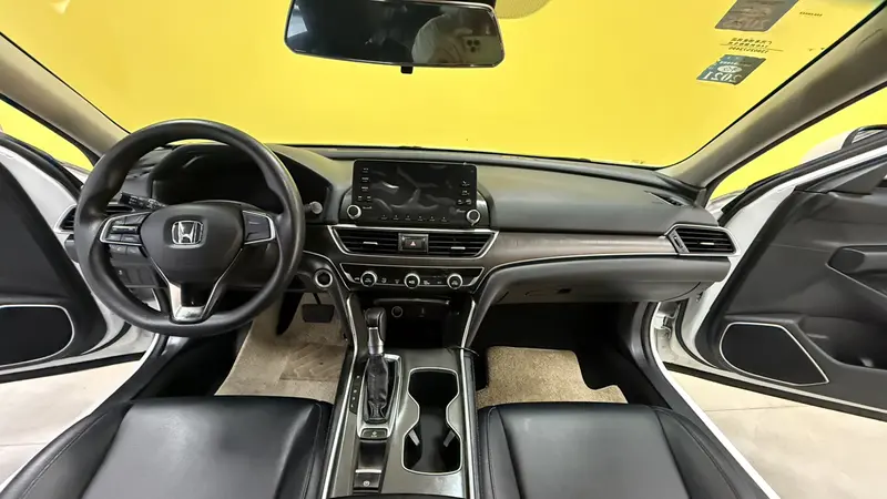 Honda Accord — фото 7