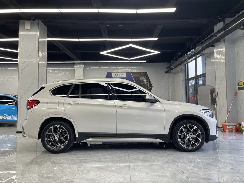 BMW X1 — фото 8