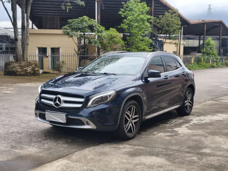 Mercedes-Benz GLA 200