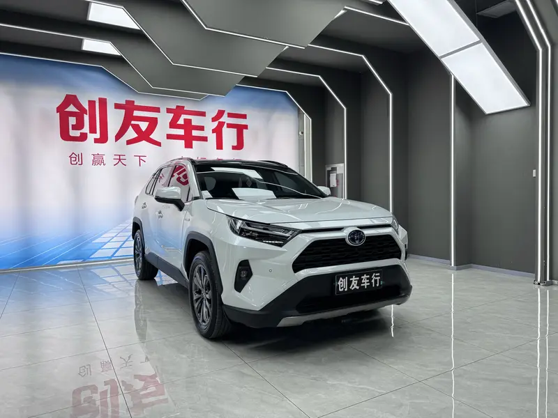 Toyota RAV4 — фото 3
