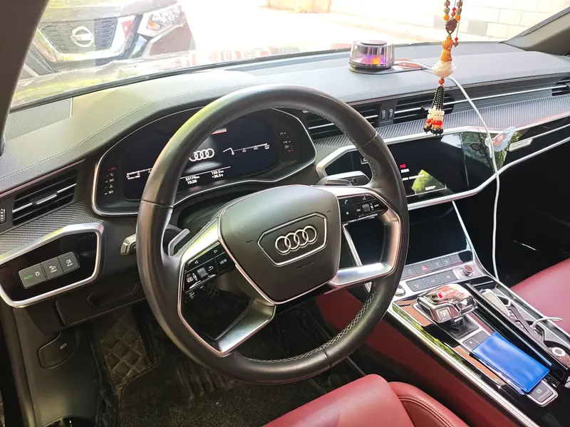 Audi A7L — фото 11