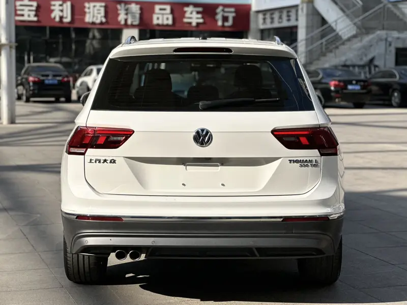 Volkswagen Tiguan L — фото 2