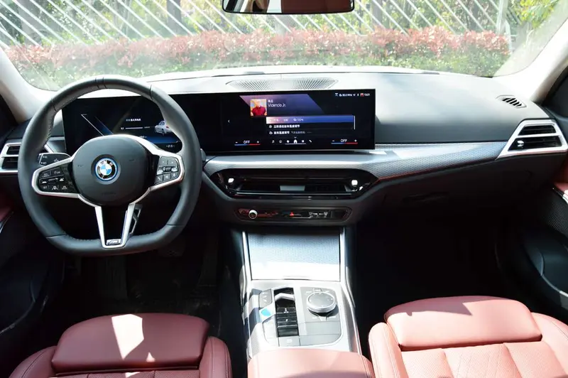BMW i 3 e Drive 40 L Shadow Edition — фото 7