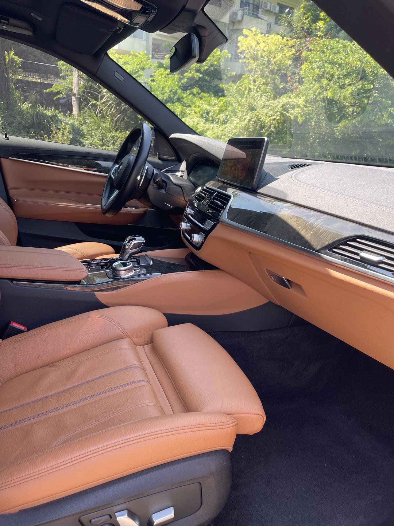 BMW 6 Series GT: фотография 18 из 48