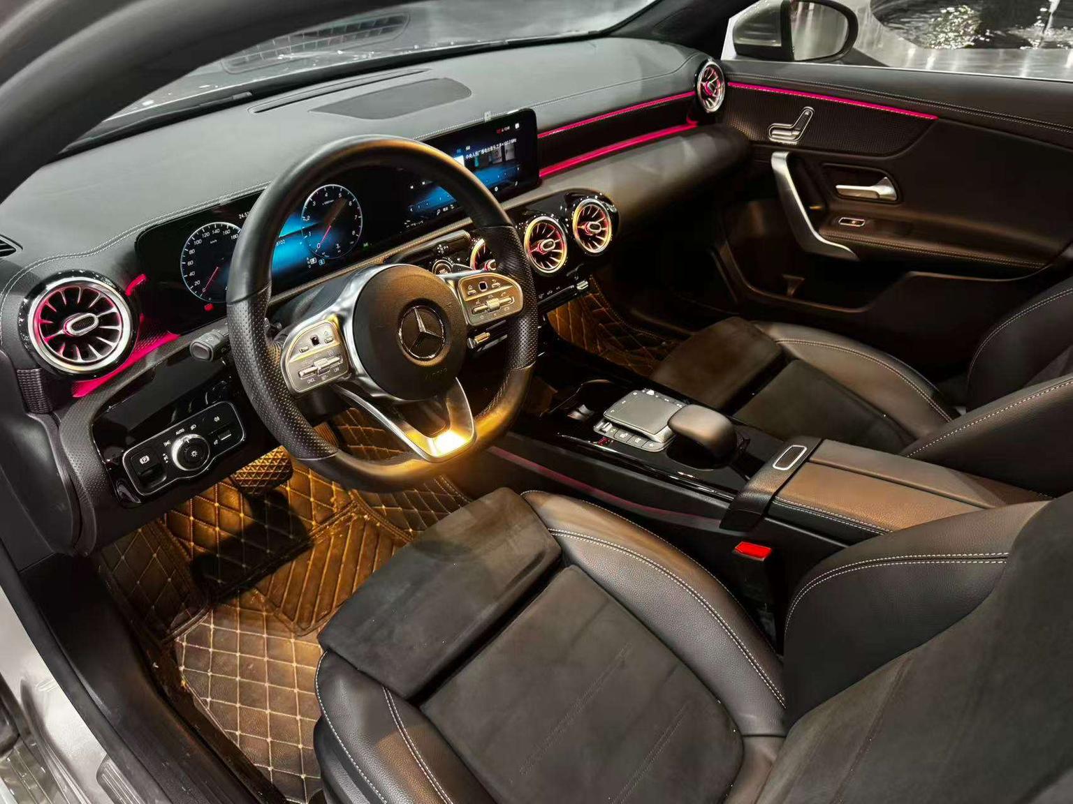 Mercedes-Benz A-Class: фотография 9 из 22