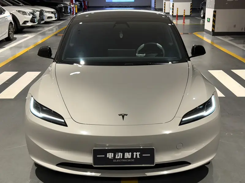 Tesla Model 3 — фото 2