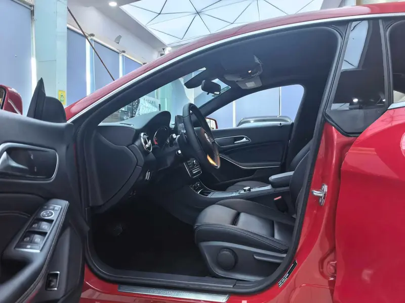 Mercedes-Benz CLA 200 динамик — фото 10