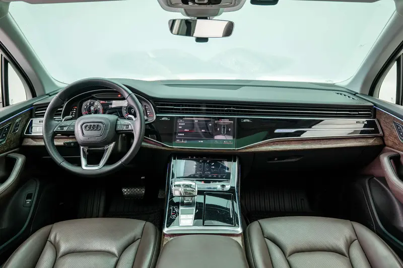 Audi Q7 — фото 6