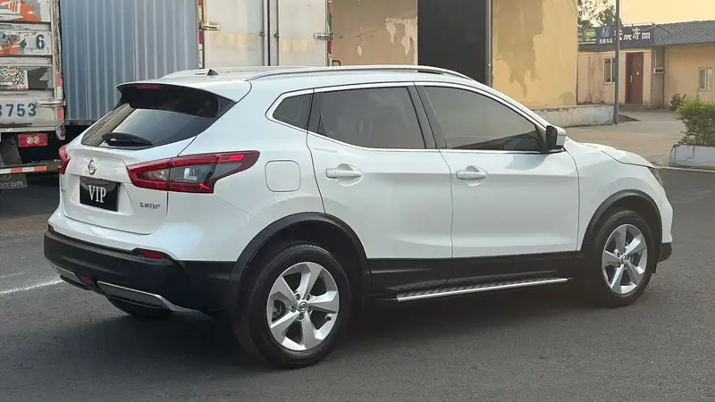 Nissan Qashqai — фото 6