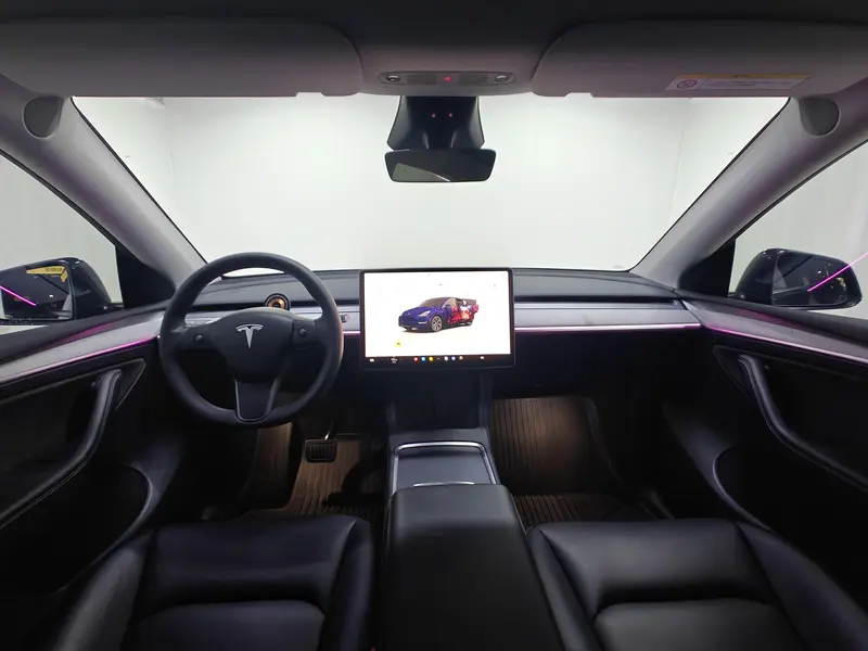 Tesla Model Y — фото 14
