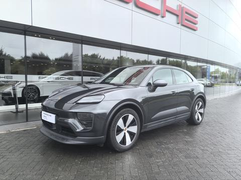 Porsche Macan EV, 2024 год