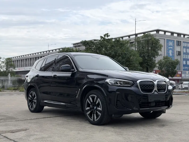 BMW iX3 продвинутая — фото 3