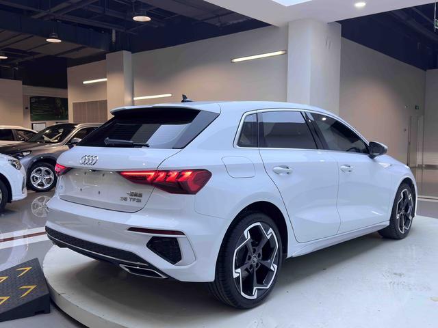 Audi A3 id 4368229 из Китая 12