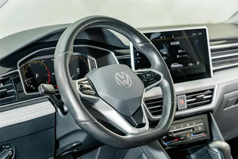 Volkswagen Tiguan L — фото 9