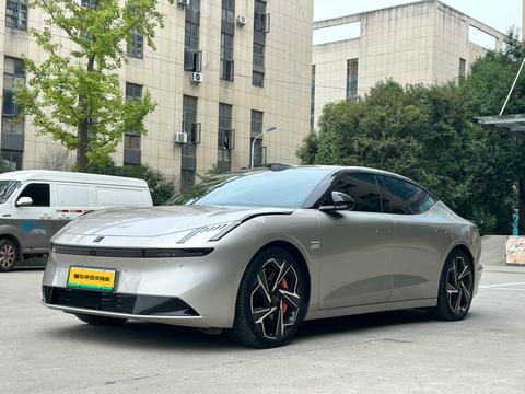 Lynk & Co Z10