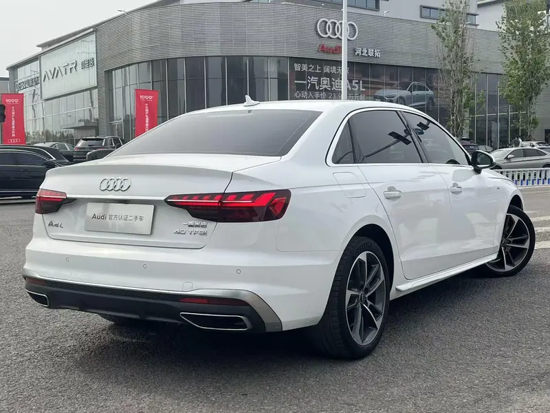 Audi A4L — фото 5