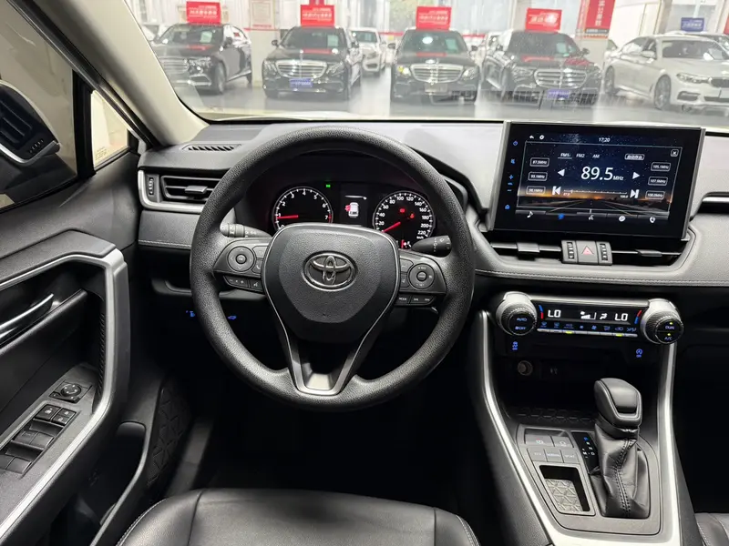 Toyota Wildlander 2.0 L 2 WD Luxury — фото 13