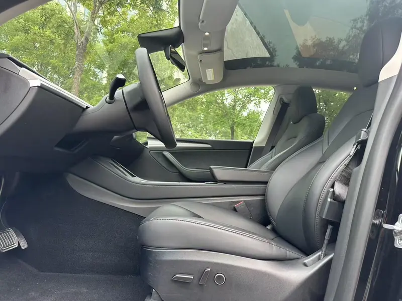 Tesla Model Y — фото 13