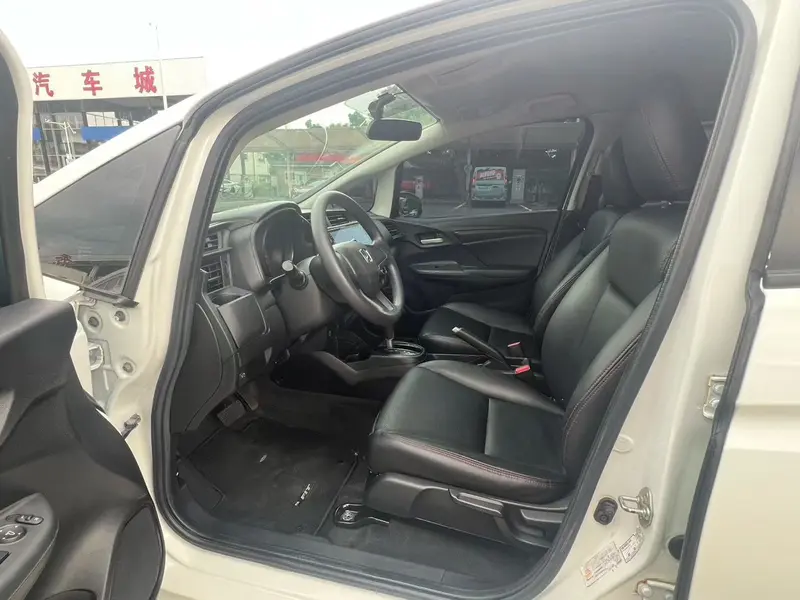 Honda Fit — фото 8