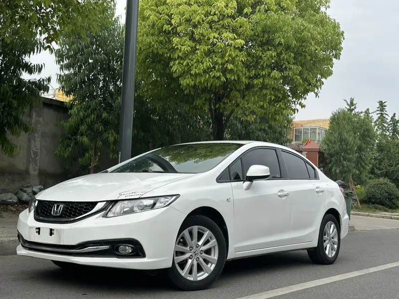 Honda Civic — фото 1