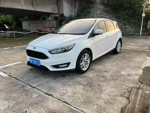 Ford Focus 2015 EcoBoost 125 MT