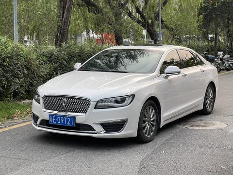 Lincoln MKZ, 2020 год