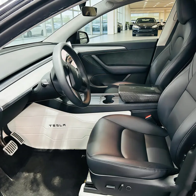 Tesla Model Y — фото 8