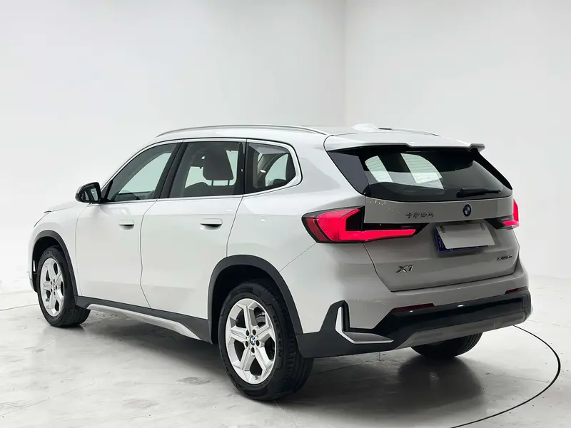 BMW X1 — фото 5