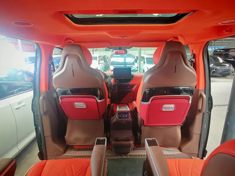 Ford Tourneo — фото 9