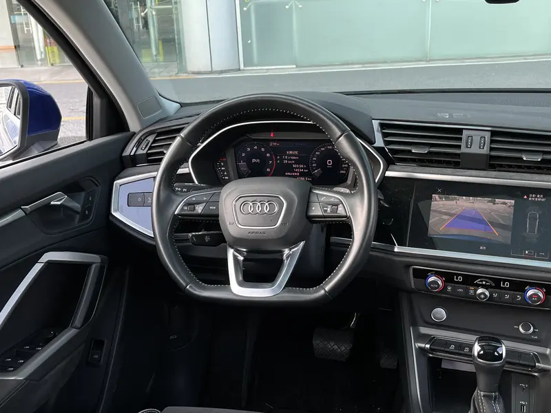 Audi Q3 — фото 7