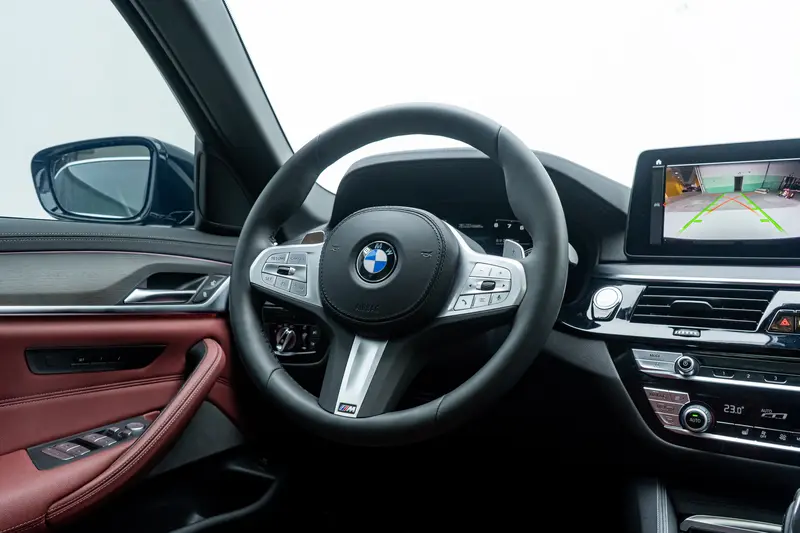 BMW 5 530 Li M Sport Package — фото 16