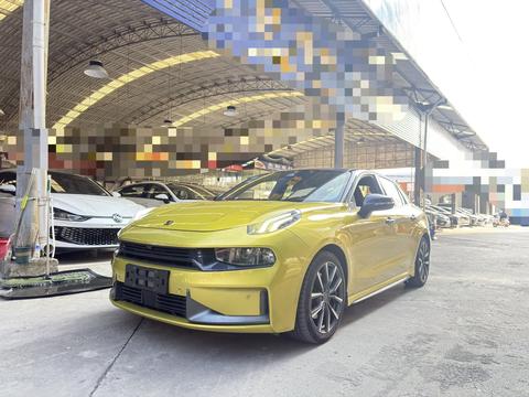Lynk & Co 03