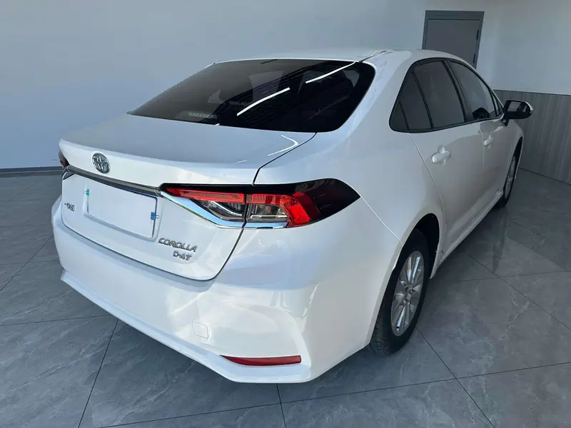 Toyota Corolla — фото 6