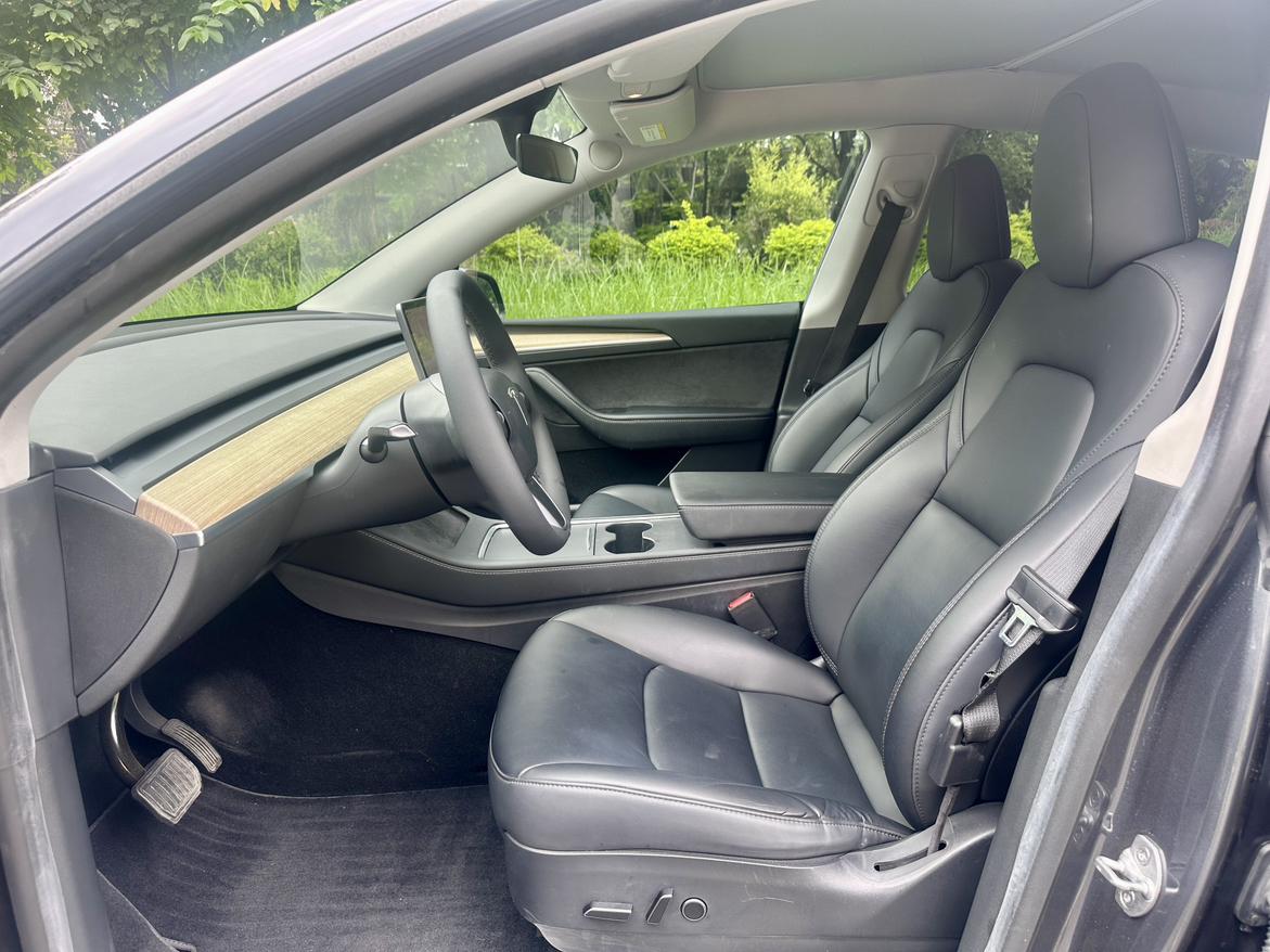Tesla Model Y: фотография 7 из 10