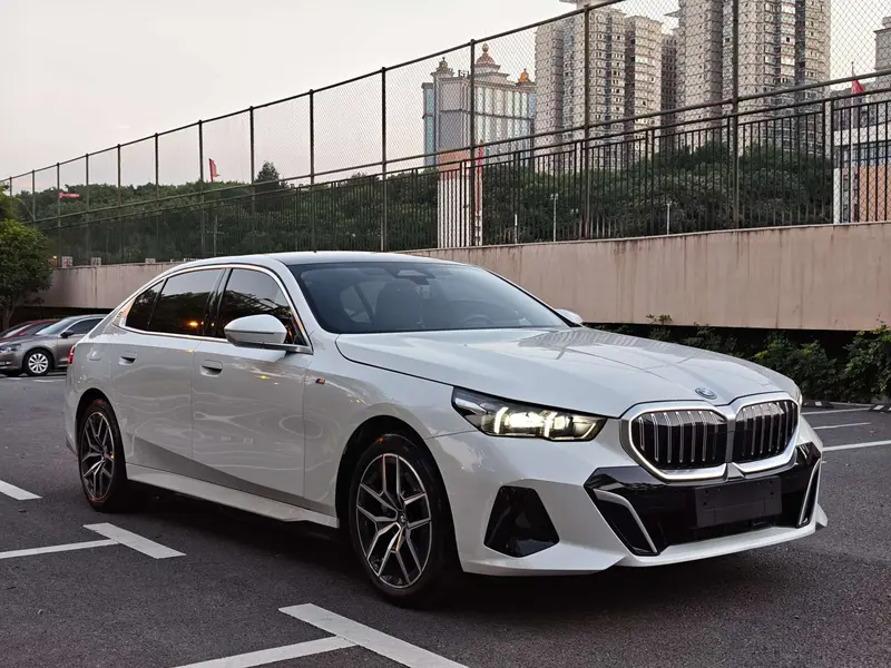 BMW i5 — фото 3