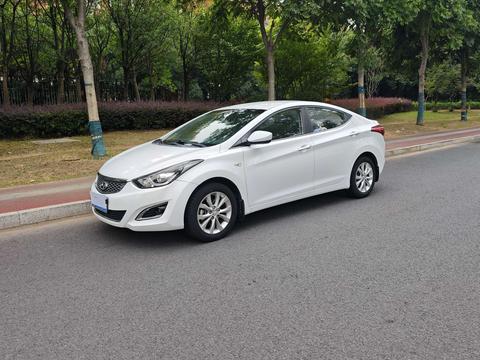 Hyundai Elantra 2016 1.6L AT