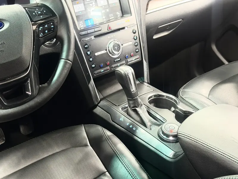 Ford Explorer — фото 10