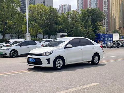 Kia Pegas