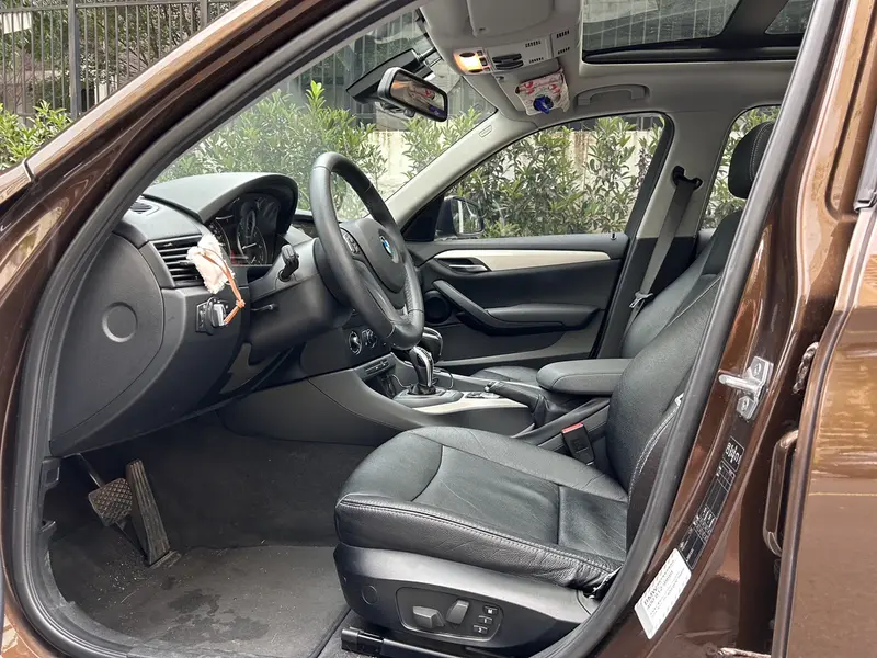 BMW X1 sDrive18i — фото 11