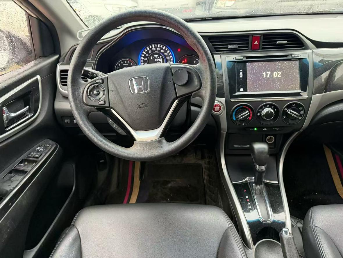 Honda Crider 2013 1.8L AT Luxury