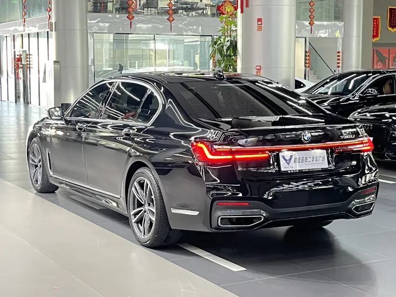 BMW 7 Series рестайлинг 730Li M спортпакет — фото 4