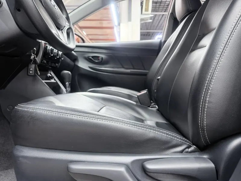 Toyota Yaris L — фото 12