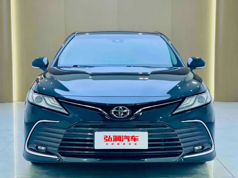 Toyota Camry — фото 2
