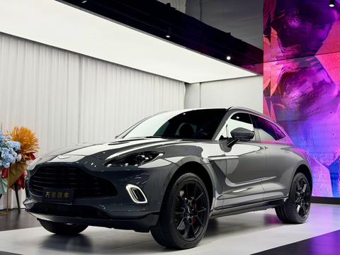 Aston Martin DBX